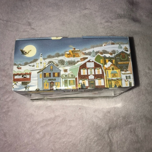 PUBLIX Season's Greeters Salt & Pepper Shakers (Mr. & Mrs. Santa Claus) New - Picture 16 of 16